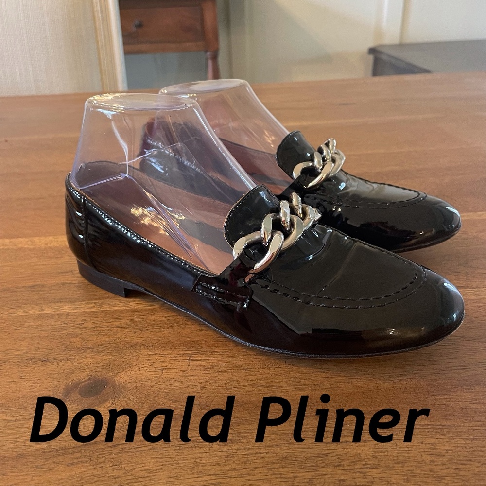 Donald Pliner Nolin Chain loafer flats Size 8